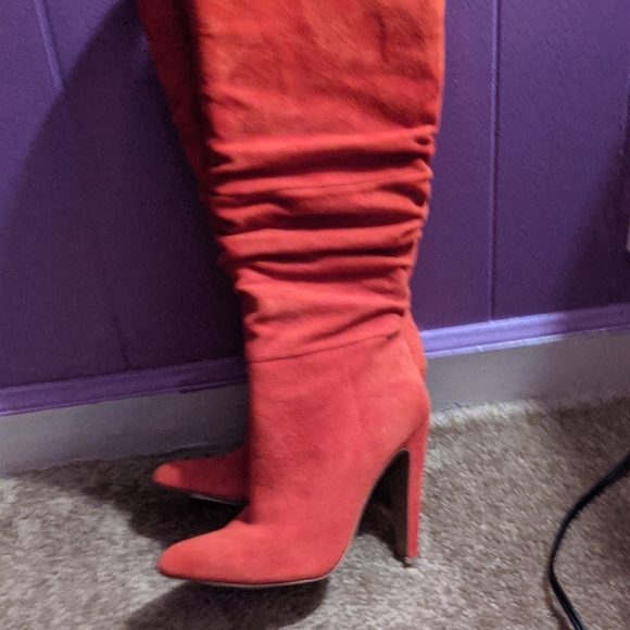 Red Boots - Picture 4 of 4